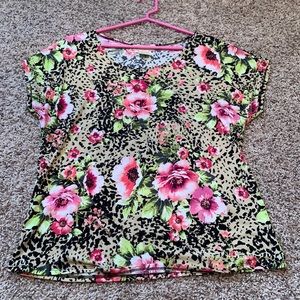 Diana Belle Size Large Floral T-shirt with gems 💎 on sleeves